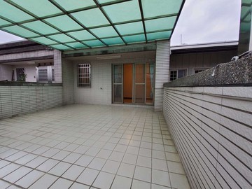 走路到河畔上班上學三分鐘車程花崗石透天｜台中市太平區長億十街