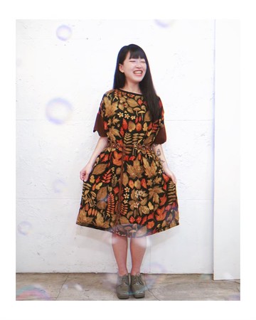 Designer collection 秋色透紗印花oversize落肩寬版洋裝