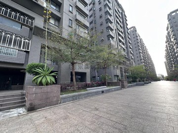 ✨荐茂✨專任✨大鵬新城。高樓三房平車｜台中市西屯區逢大路