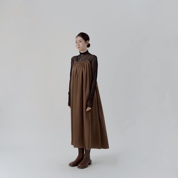 微光澤細褶傘襬造型長洋裝-咖