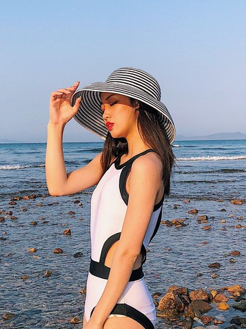 夏季赫本風復古遮陽帽女度假防曬沙灘帽時尚百搭太陽帽大檐草帽子1入