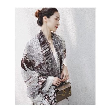 推薦 咖棕羊毛大方巾經典薄款羊毛圍巾大披肩印花羊毛絨圍巾