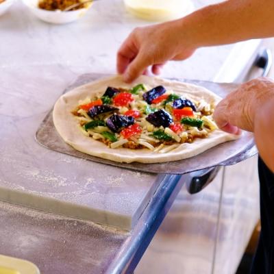 ふるさと納税 小郡市 ベリー畑より 本格薪焼き石窯ピザ2枚セットQ(大人のベーコンポテト、マルゲリータ)