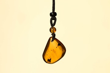 【琥珀系列】隨形手磨緬甸琥珀 墜飾 8 (請閱讀置頂描述)