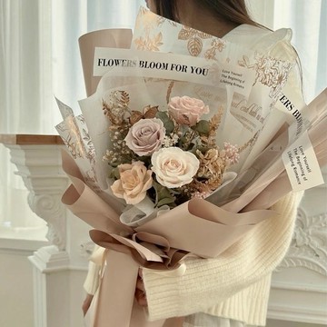 聖誕花束暖金色【Flora Flower】乾燥永生花束－冬日的光 告白花束 乾燥花 永生花 求婚花束 生日花束 聖誕花束