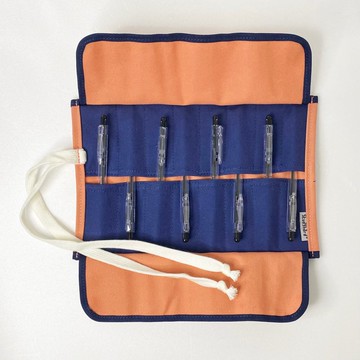 捲筒式筆袋 變身