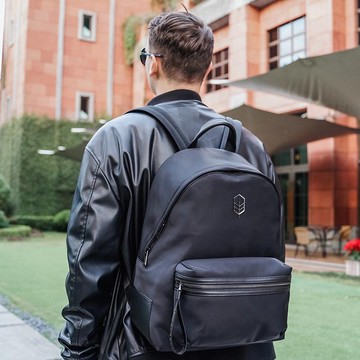 時尚生活後背包 25L 時尚生活後背包 25L – 經典黑