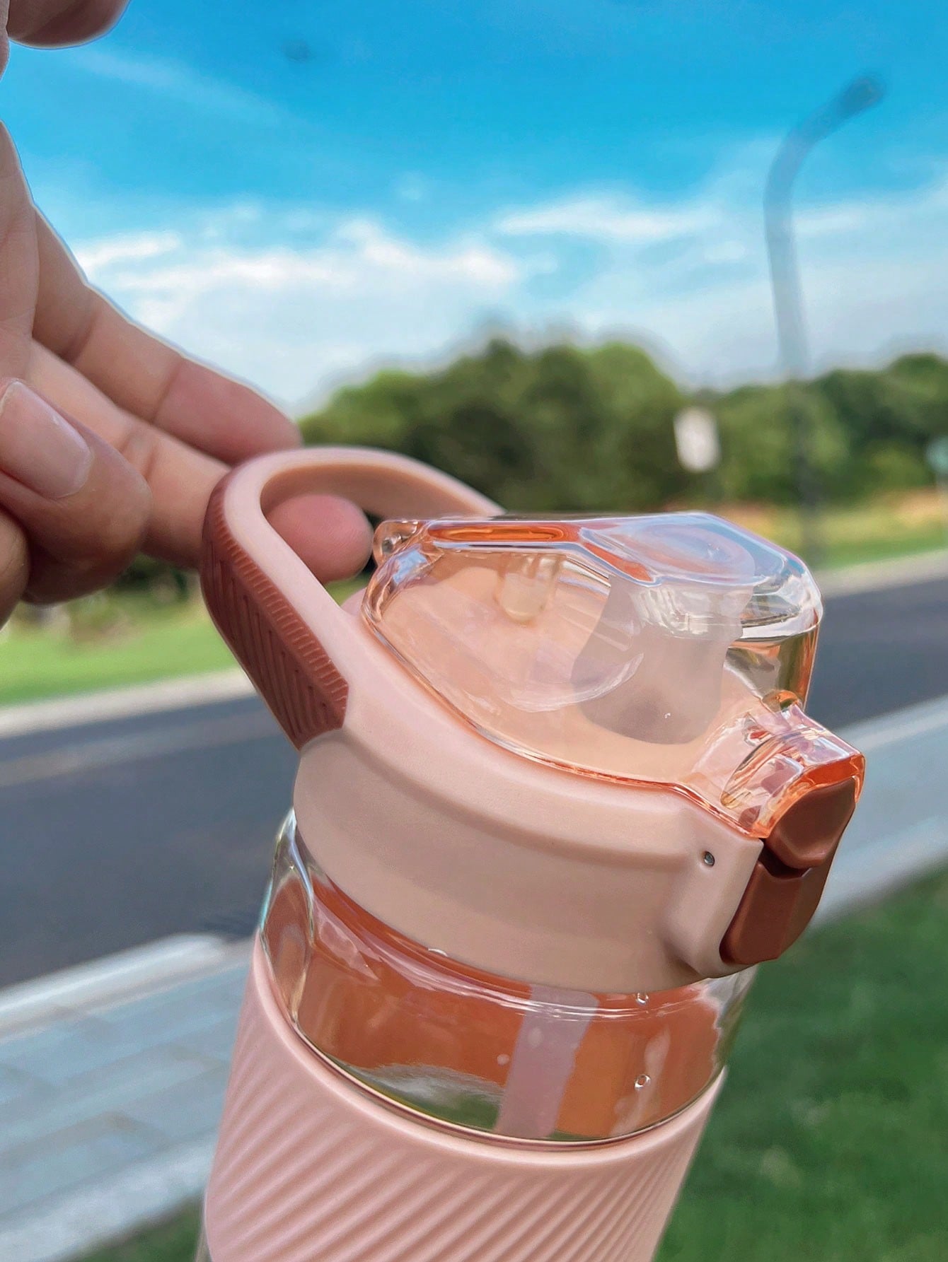 アウトドア用 プラスチック製 耐熱性のある カップ 透明なカップ ハンドル付き ストロー付き 便利な持ち運び