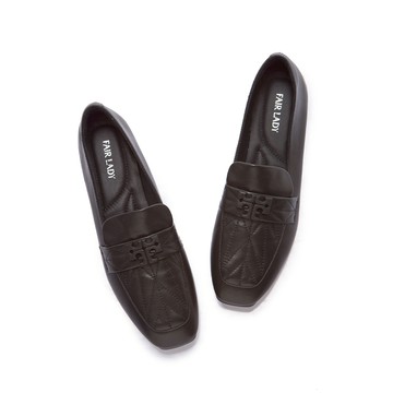 芯太軟 幾何壓紋霧面釦低跟樂福鞋 黑 (5B3051)