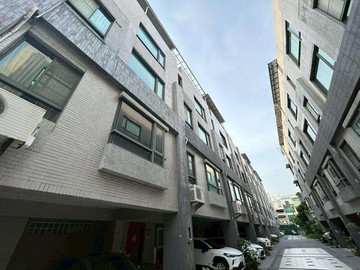 高應大建工商圈｜6.5米面寬｜邊間雙併車墅｜高雄市三民區大豐二路