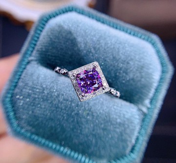 紫色莫桑石戒指，華麗莫桑石戒指，獨特莫桑石戒指