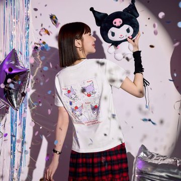 OB嚴選中大尺碼-酷洛米純棉漫畫風四格印花短袖上衣《IO0027》