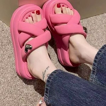 6cm增高小眾設計款涼鞋女 網紅爆款涼拖鞋 春夏季厚底休閒外穿沙灘鞋 踩屎感拖鞋 室內拖鞋 室外拖鞋