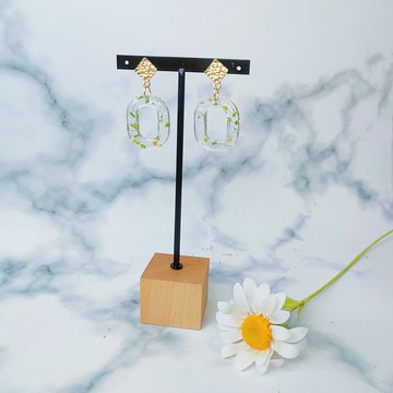 綠色方程式-夏日沁涼滿天星不凋花樹脂耳環 銀耳針