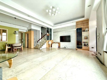 小羊推薦七期 | 聯聚~臨路別墅  稀有!!｜台中市西屯區惠文三街