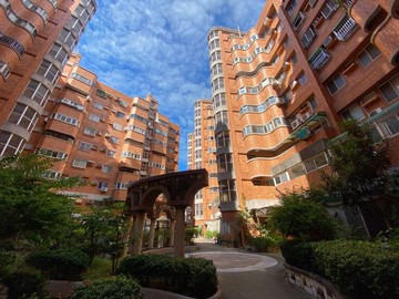 彰化市獅子王裝潢美三房附平面車位｜彰化縣彰化市崙平南路