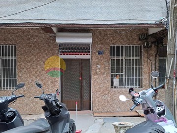 蓮池潭城隍廟｜7米4大面寬｜漂亮公寓一樓｜高雄市左營區埤子頭路