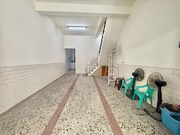 五甲商圈｜CP值高面寬4米店住透天｜門口可停車｜高雄市鳳山區錦富街