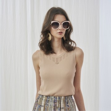 CLL巧玲瓏 簡約時尚坑條針織背心(卡其色) 7338901