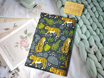動物系列-薄棉布料綠森林老虎布書衣-布書套-適用A5小說-25K現貨