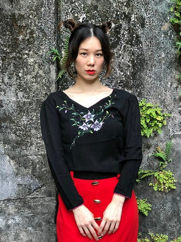 手繪花卉黑上衣