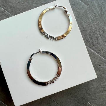 FAITH信念鏤雕刻字圈圈耳環