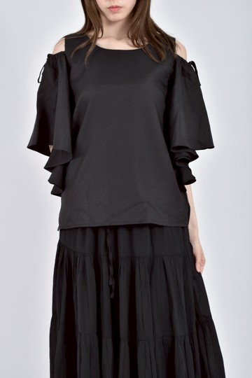 (S) 質感露肩黑色長袖上衣