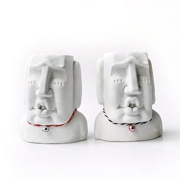 (現貨) 療癒摩艾第四彈 色色摩艾裝可愛綁鈴鐺 紅/黑 兩入組