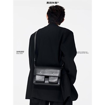 潮牌男包小眾設計師男生郵差包ins日系背包男款通勤包男士斜挎包