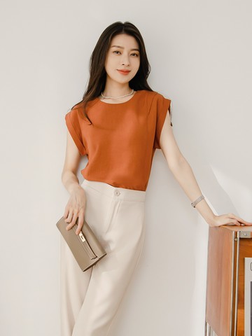 圓領落肩打褶純色上衣