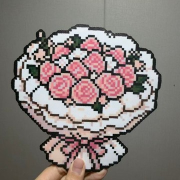豚豚✨拼豆成品粉色玫瑰花束手工花藝擺件桌面裝飾像素花朵收藏浪漫花束造型居家佈置