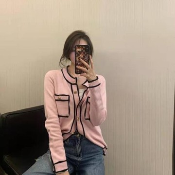 2025年秋季新款小香風短款毛衣粉色上衣外穿法式針織開衫洋氣外套