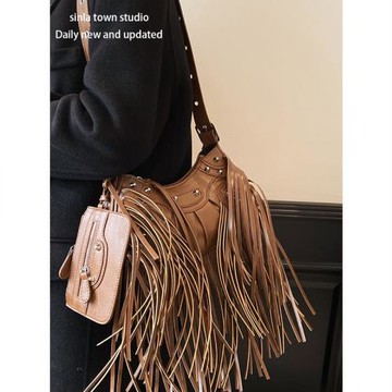 超火小眾設計包包女2024新款時尚鉚釘流蘇獨特設計爆款單肩斜挎包