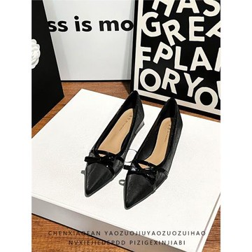 黑色蝴蝶結尖頭單鞋女2024年新款法式顯瘦百搭氣質低跟工作休閑鞋
