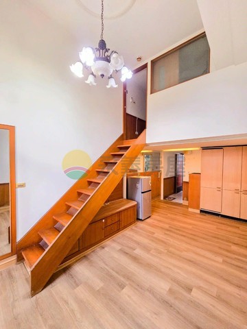 雄中旁樓中樓套房+南面陽台+平車｜高雄市三民區南台路