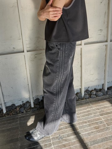 Incision Track Denim Pants [Black]