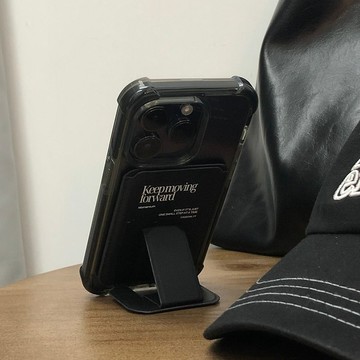 Keep moving forward | MagSafe 超強磁吸皮革卡套支架