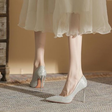 銀色高跟鞋女細跟水晶設計感小眾婚鞋秀禾婚紗兩穿大碼尖頭單鞋女