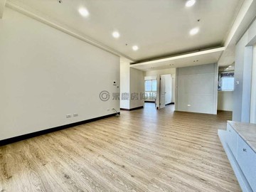 楠梓右昌軍校錄免整理陽台進出大三房車位39910｜高雄市楠梓區萬昌街