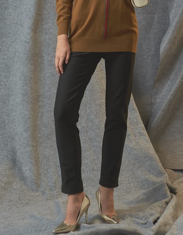 ★【喜芝梅】顯眼鋸齒前壓線修身長褲(黑色；M-3L) 223060968