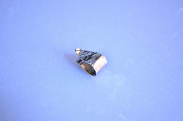 鈦金屬耳骨夾・水滴形鈦金屬耳骨夾・銀色・E