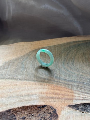 【翡翠】甜陽果綠色翡翠戒圈