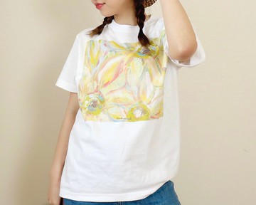 穿向日葵藝術T卹