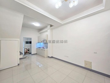 瑞隆商圈/騎樓停車/全翻新/公寓1-2樓｜高雄市前鎮區瑞西街