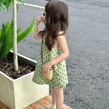 Mini baby🌷童裝夏季女童綠色波點吊帶裙女寶寶圓點無袖連衣裙