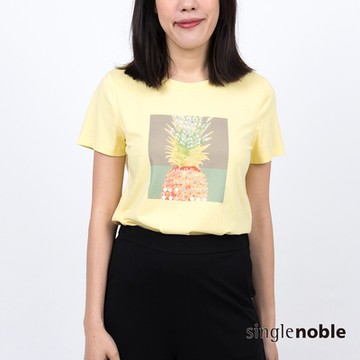 獨身貴族 甜美好運鳳梨手縫鋁片造型T恤(2色)