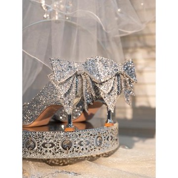 法式銀色亮片水晶婚鞋女2025年新款蝴蝶結高級感新娘主婚紗高跟鞋