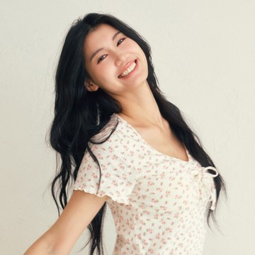 睡眠內衣【晚安推推．夢遊花花日記】短袖碎花睡衣 ​(棉花白)