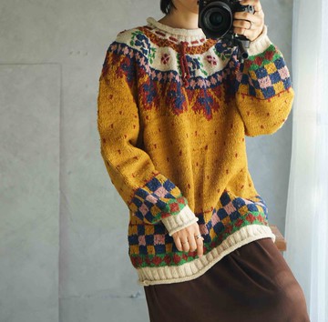 尋寶古著-薑黃色雪花緹花粗針織捲邊毛衣