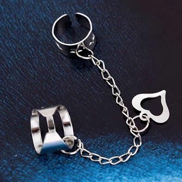 B3293 無耳洞耳夾 垂墜式愛心吊墜 雙耳洞 鏤空心形圖案鏈條耳環 月亮鏈條耳夾 不用耳洞 夾式耳鏈 耳骨夾 中性款